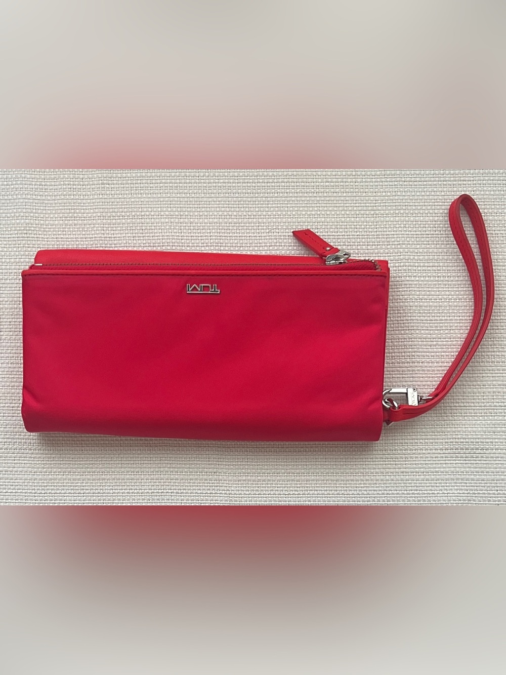 Tumi Voyageur Nylon Continental Travel Wallet Wristlet Red Silver Pristine